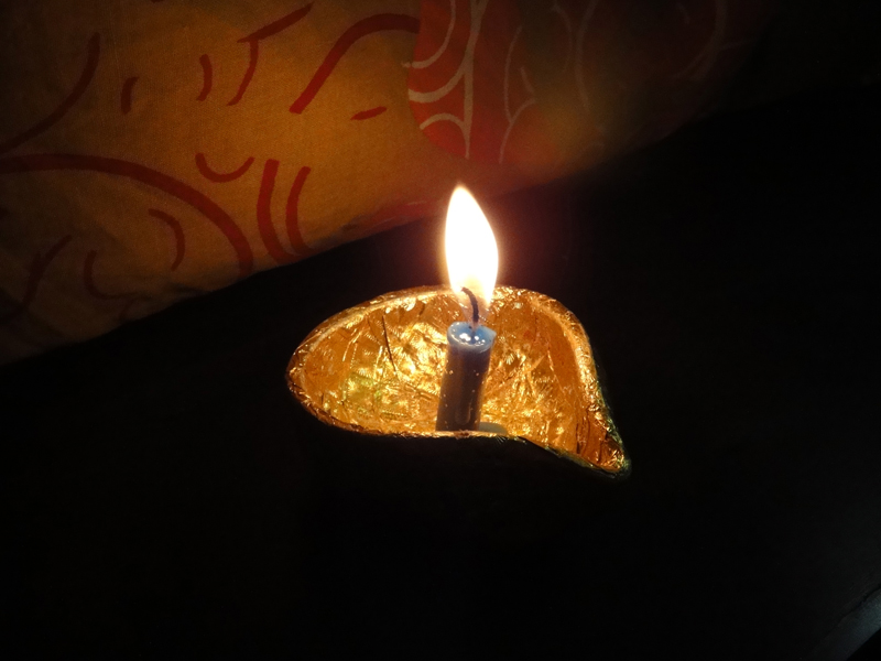 Offrir une bougie pour les fêtes de Noël - Style-et-deco.com