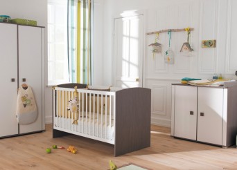 Chambre de bébé vert et marron