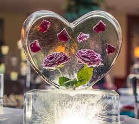 saint valentin déco cœur de glace et roses